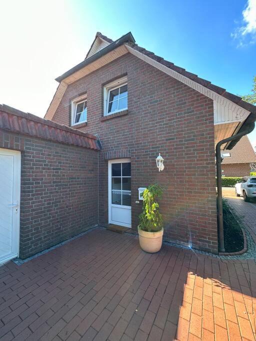 Ruhige, Kleine Ferienwohnung Schortens Ngoại thất bức ảnh