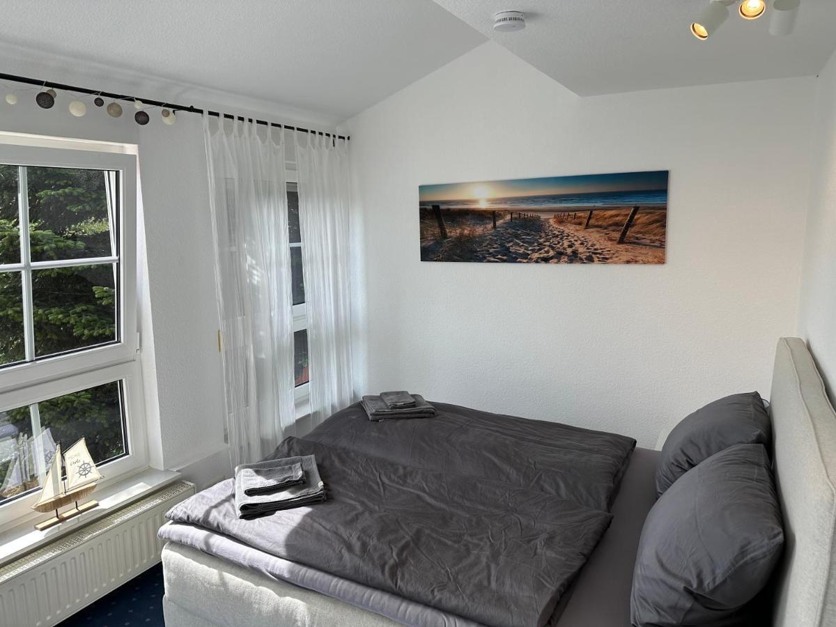 Ruhige, Kleine Ferienwohnung Schortens Ngoại thất bức ảnh